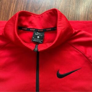 Nike Men's DRI-FIT size Medium quarter zip pullover sweater in Red